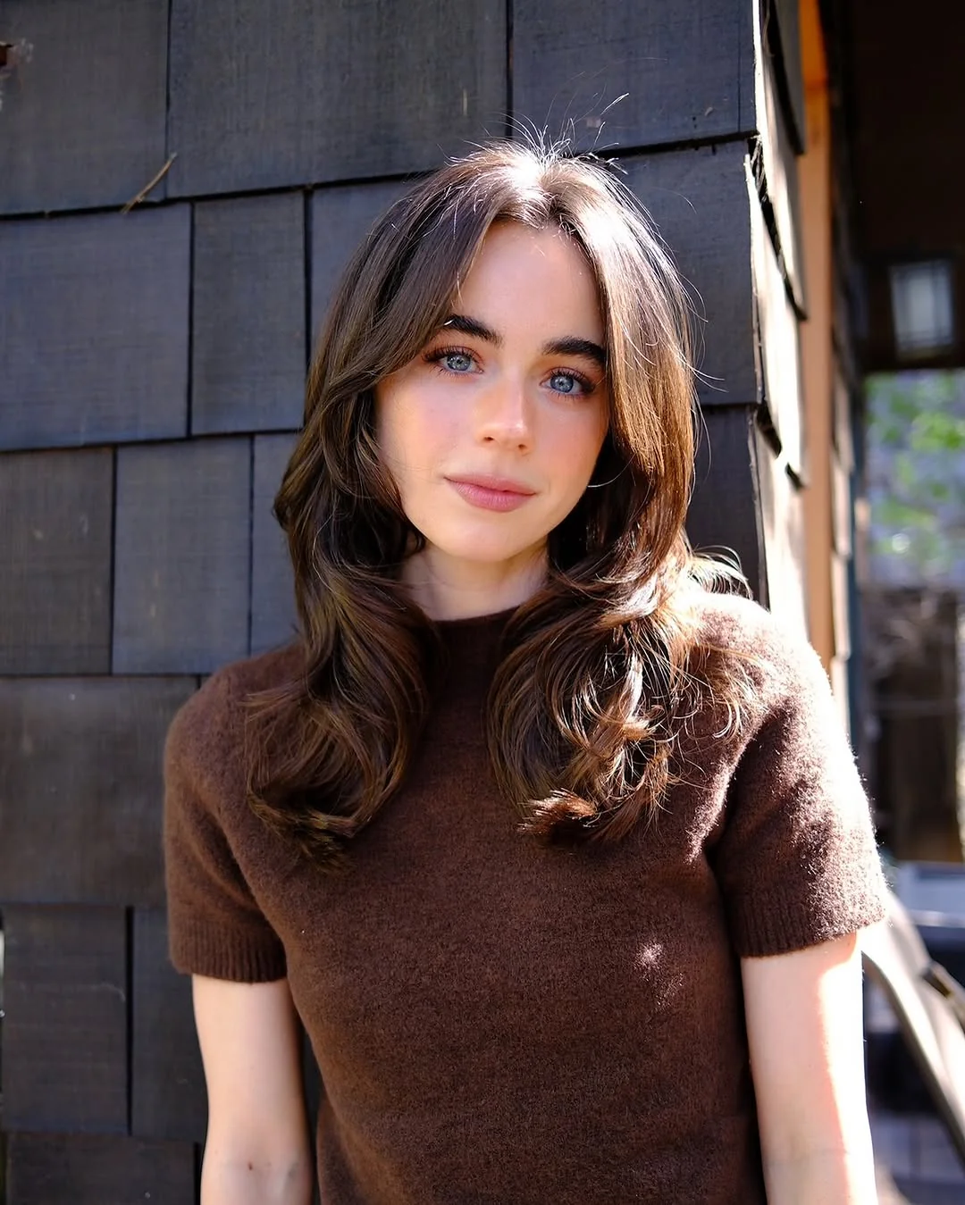 Sarah Desjardins picture 3 of 4